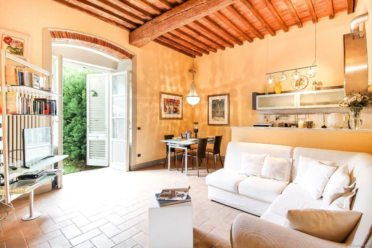 Apartment Guinigi With Private Courtyard Лукка Экстерьер фото
