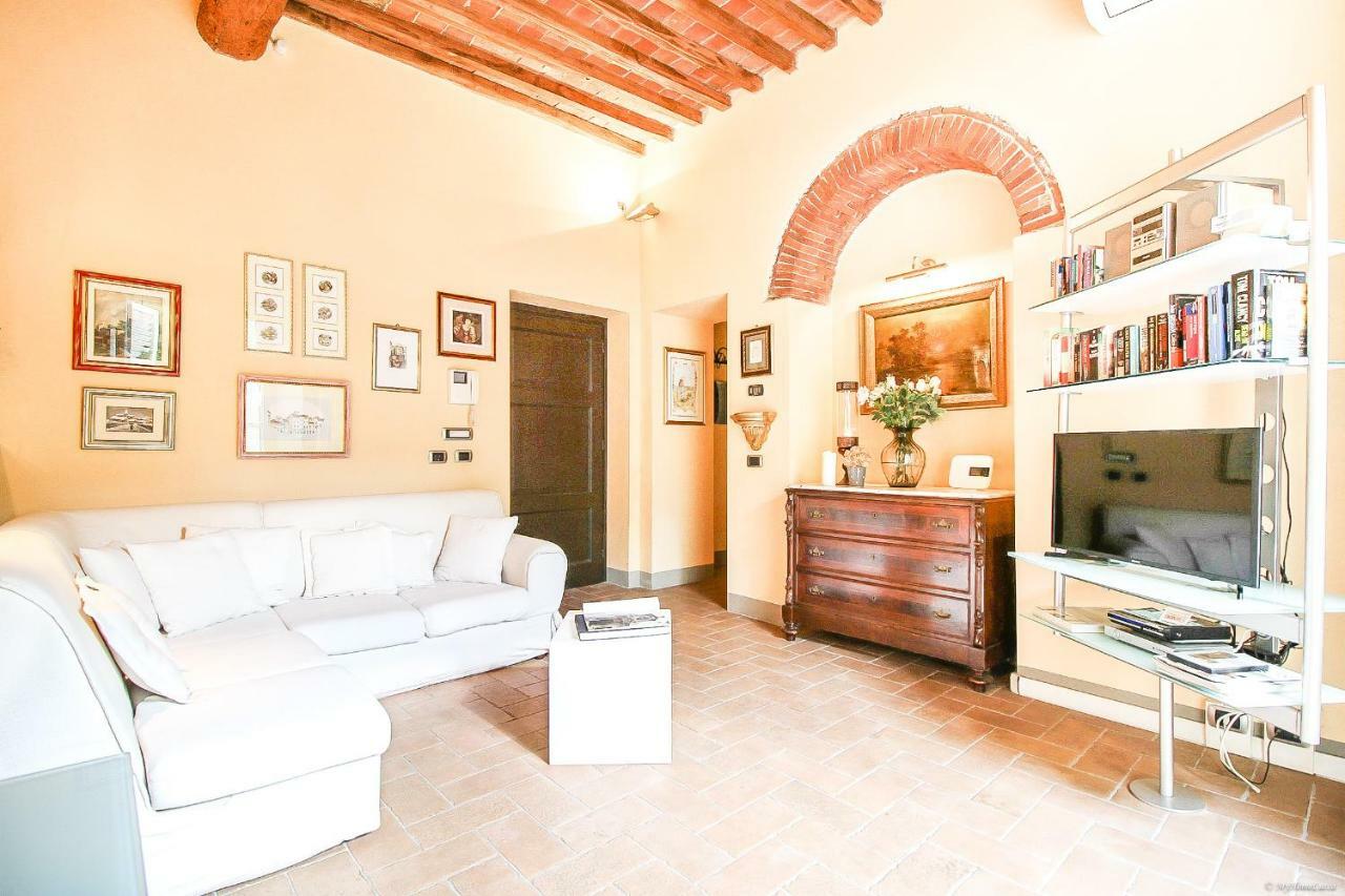 Apartment Guinigi With Private Courtyard Лукка Экстерьер фото